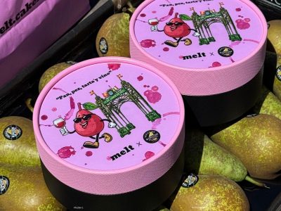 Las peras al vino tinto de Rioja se reinventan en formato tarta de queso 